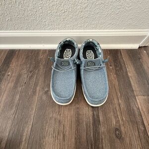 Hey Dude size 9 men Blue Shoes